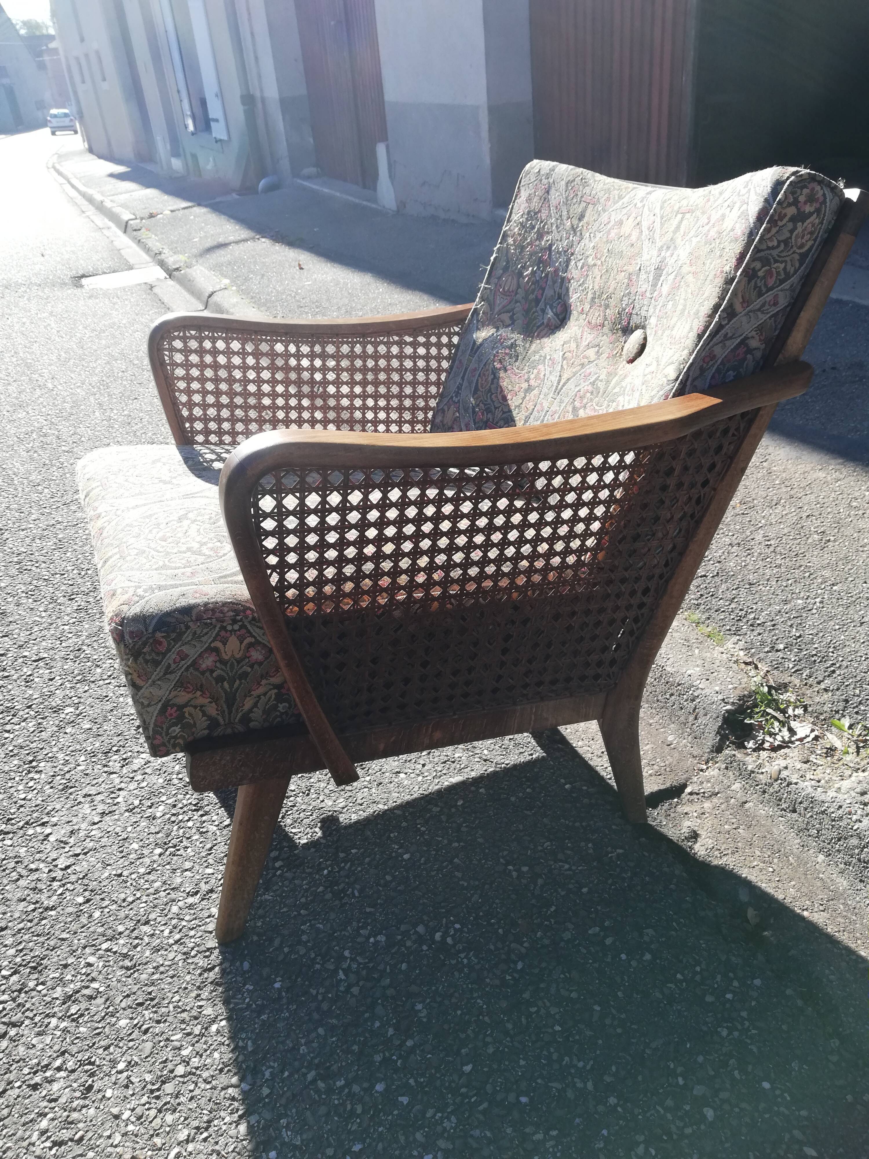 Armchair year 50 canage and compass foot