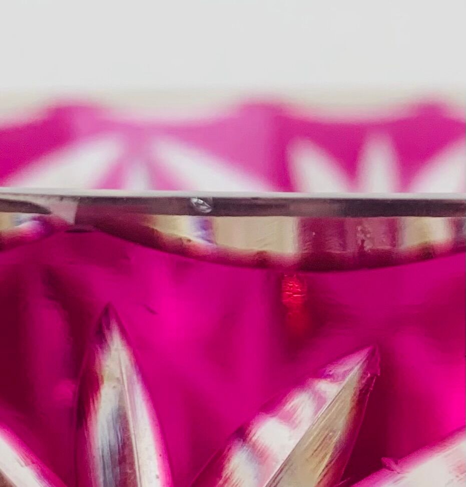 Crystal vase of Saint Louis red
