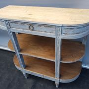 3-plate Gustavian-style curved console