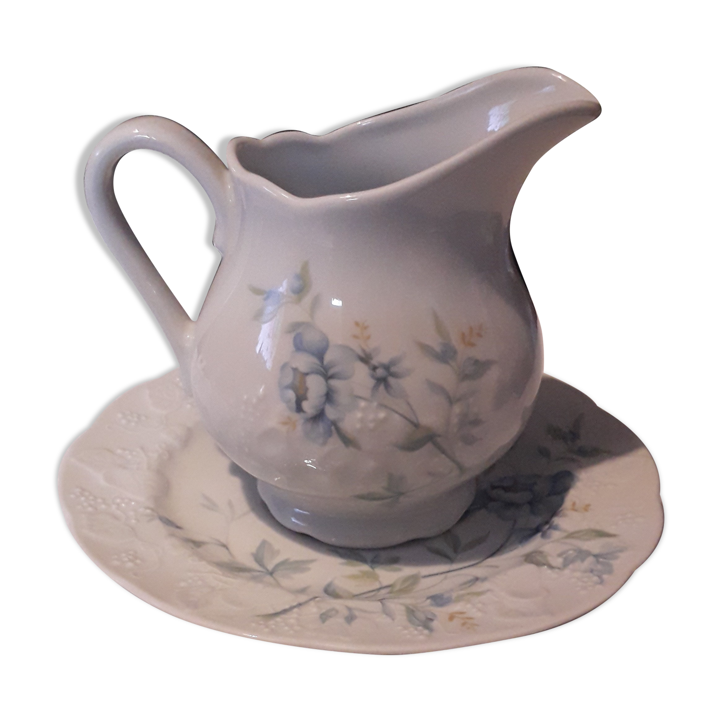 Pot à lait crème et sa soucoupe en fine porcelaine CNP France