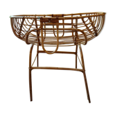 Wicker couffin and its base
