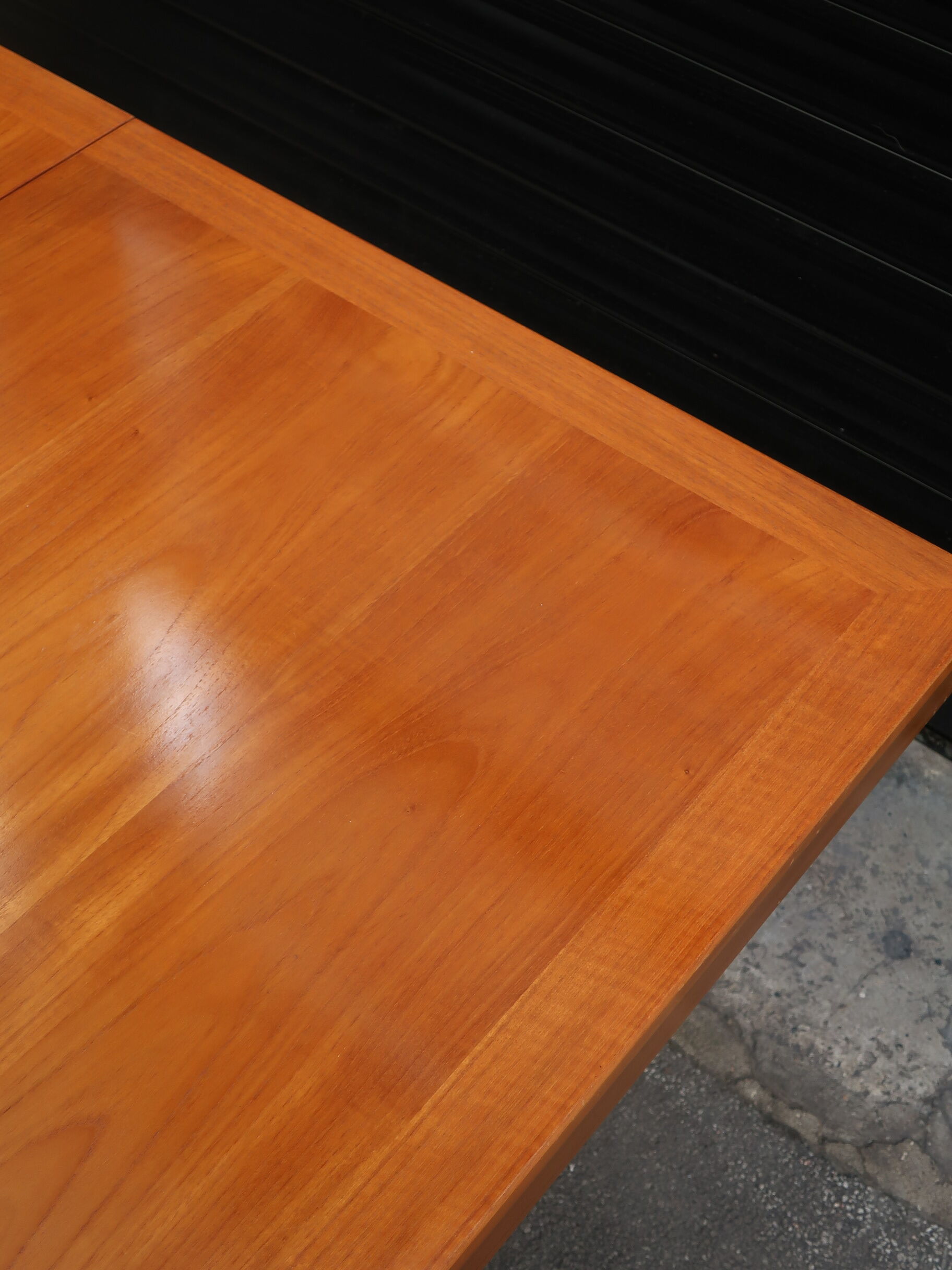 Nathan furniture dining table in 60s teak with butterfly extension