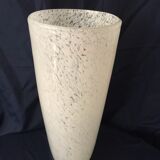 SPECKLED WHITE VASE DECORATED WITH A VINTAGE POPPY