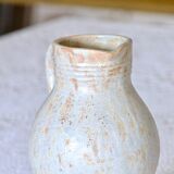 Carafe artisanale en grès moucheté