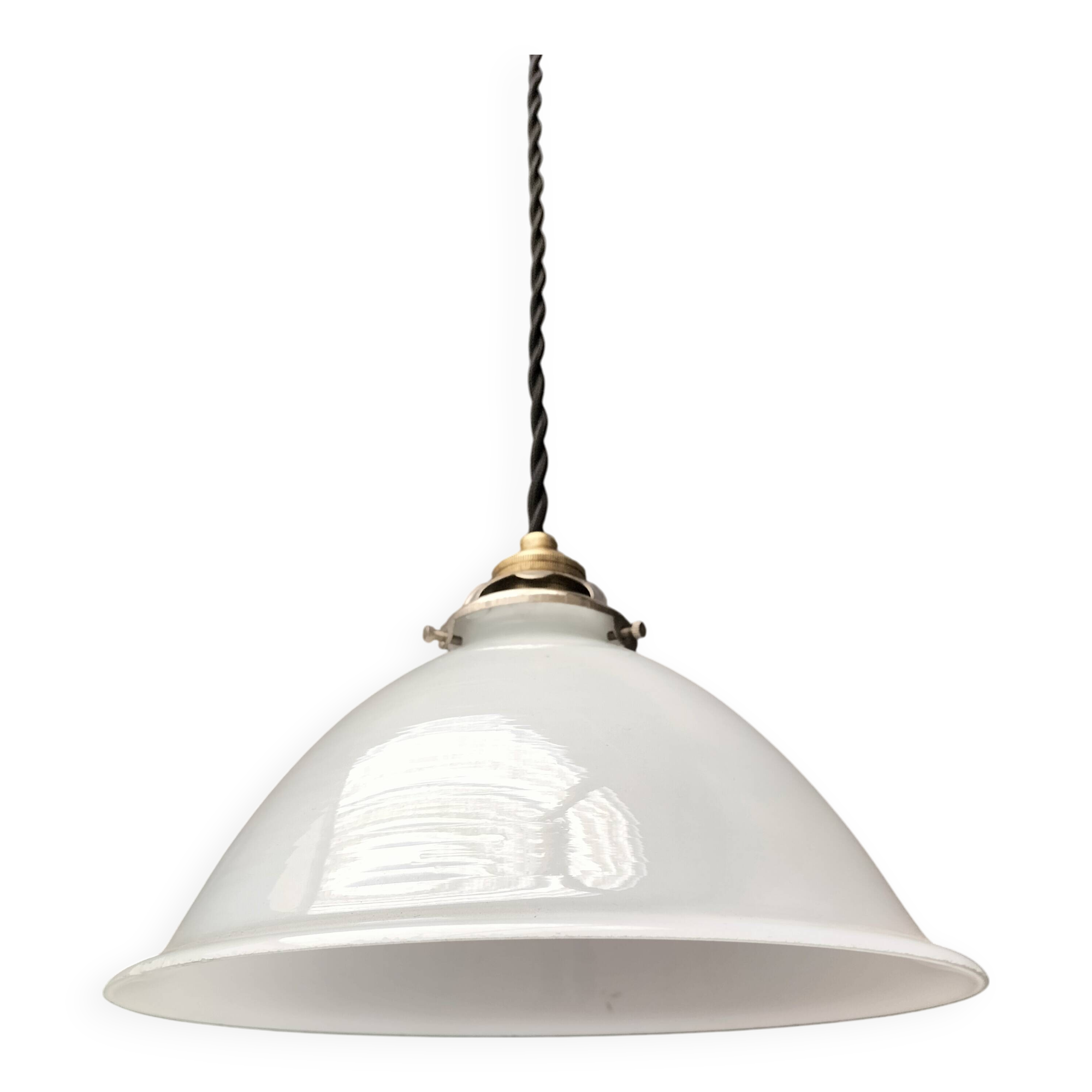 Opaline suspension