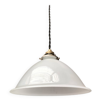 Opaline suspension