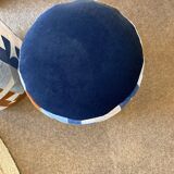 2 poufs