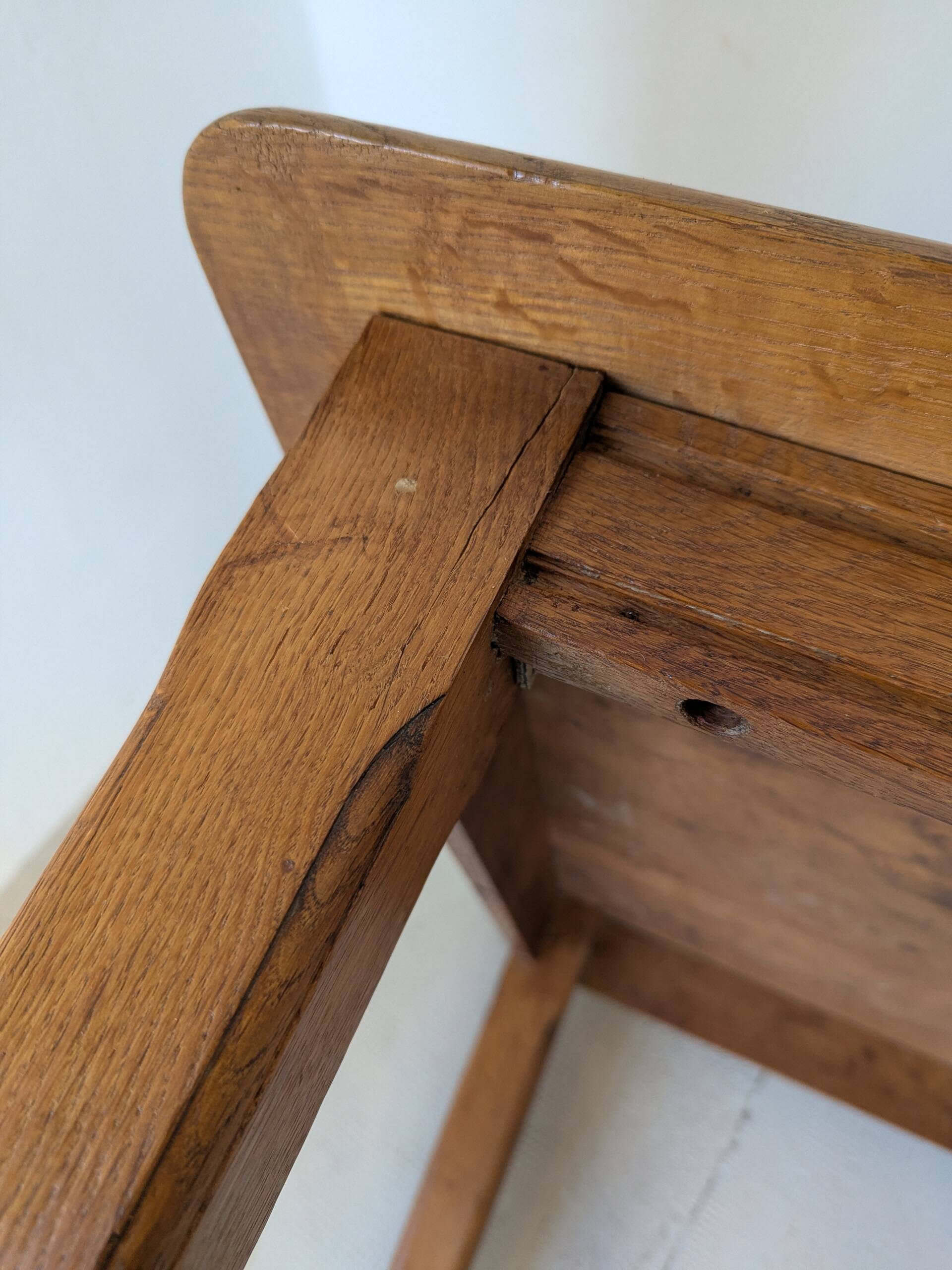 Golden oak table, farmhouse table 110 x 89 cm