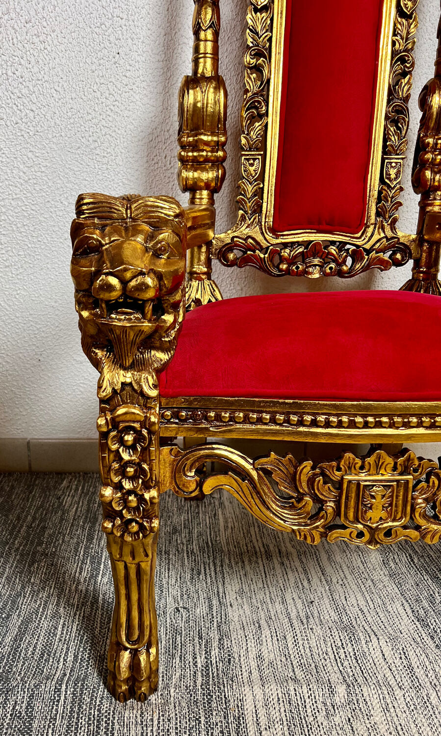 Baroque throne