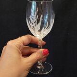 12 White Wine Glasses in Arques Crystal, Fleury Cut Flamépis Pattern