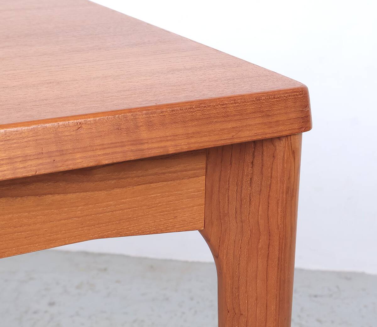 Henning Kjaernulf extendable dining table for Vejle Stølefabrik, 1960s