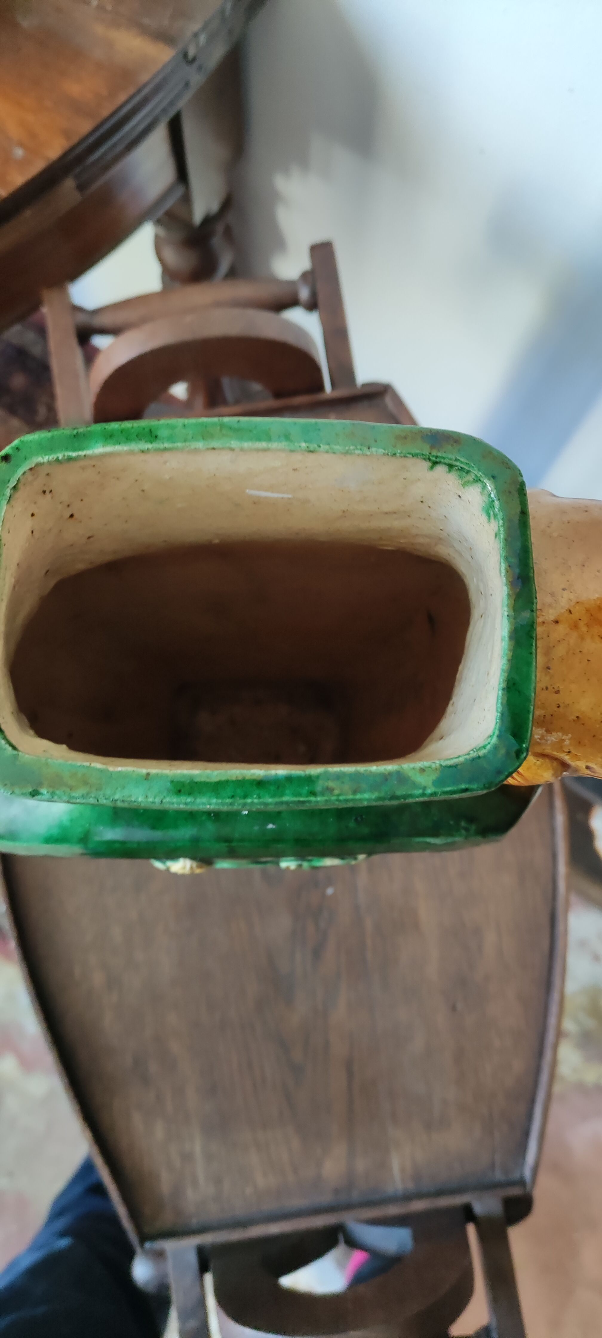 Sancai vase with elephant decoration handle