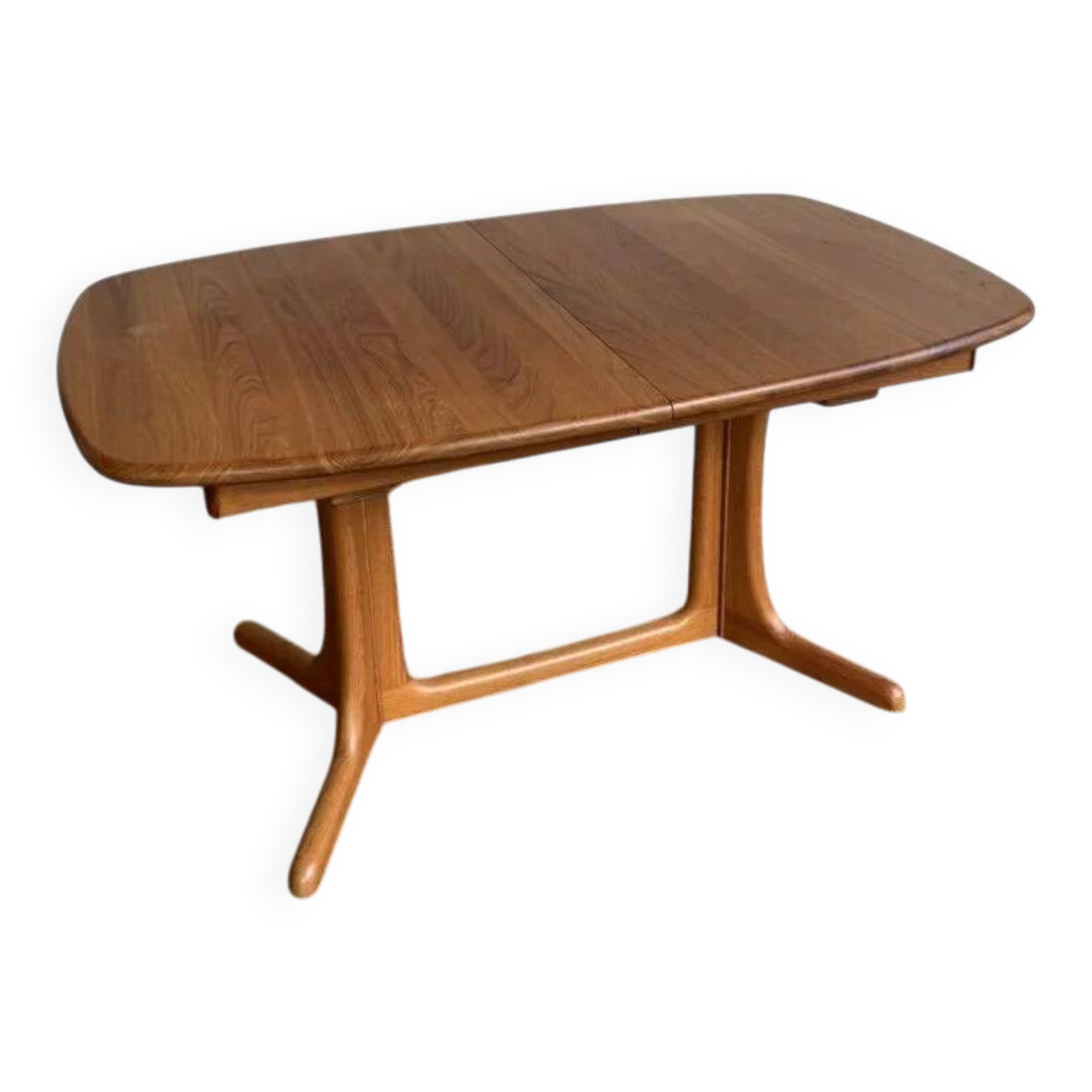Danish dining table – Dyrlund