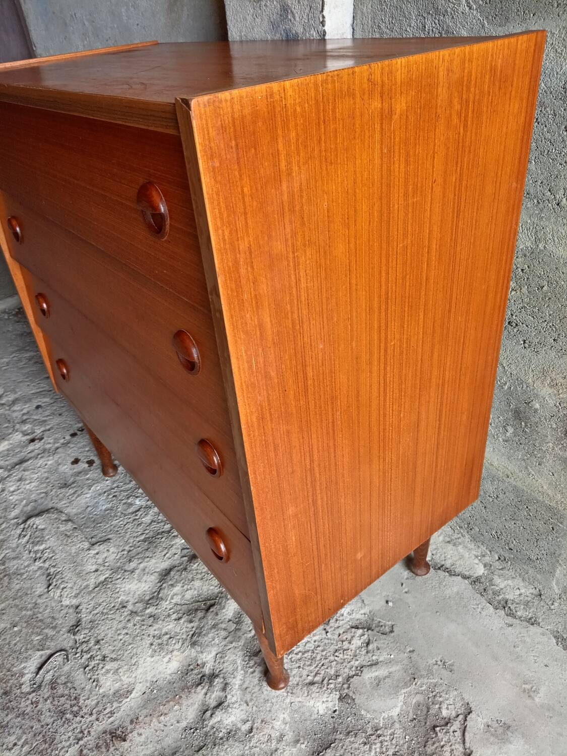 Vintage chest of drawers