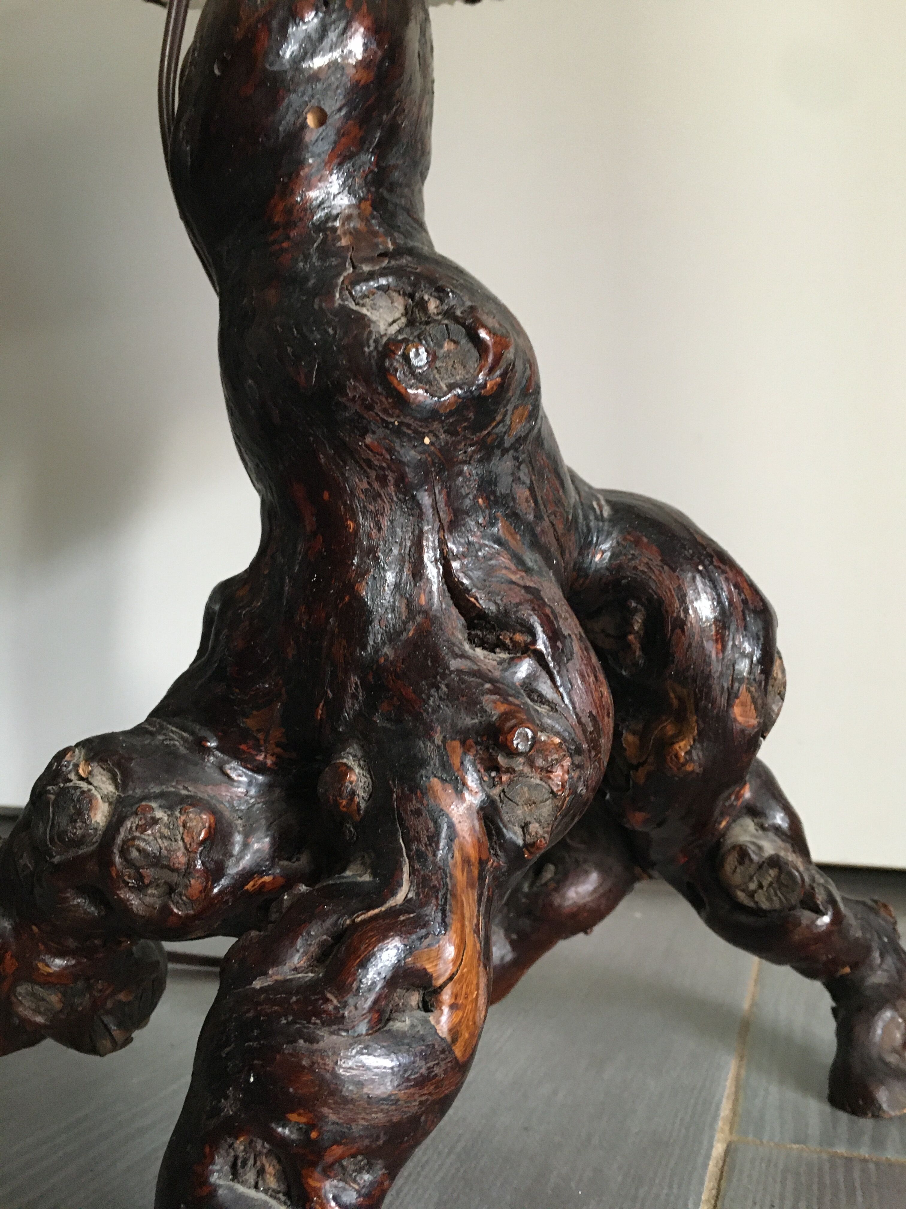 Vintage lamp with vine