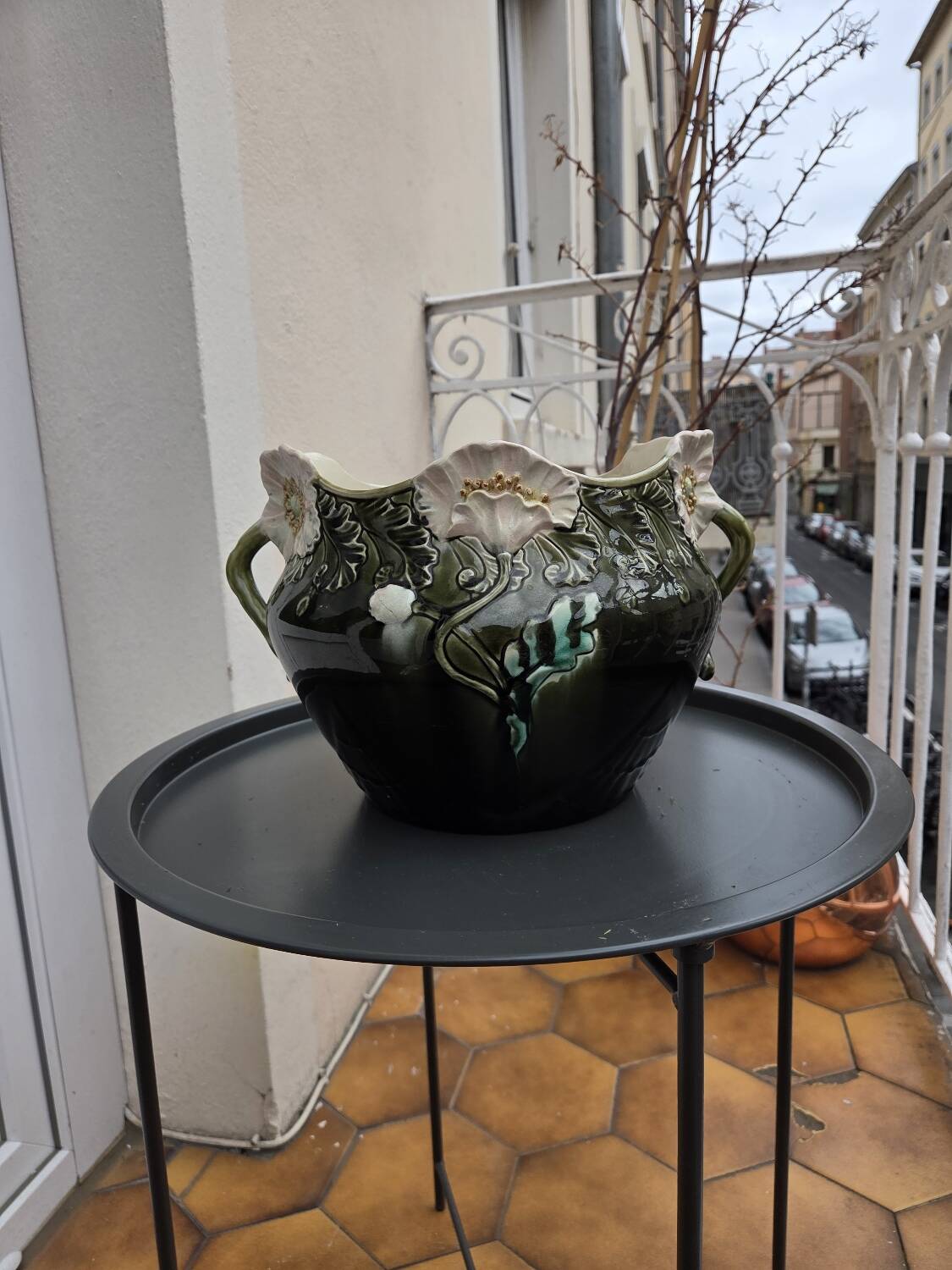 Jardinière in slipware signed by Gustave de Bruyn.