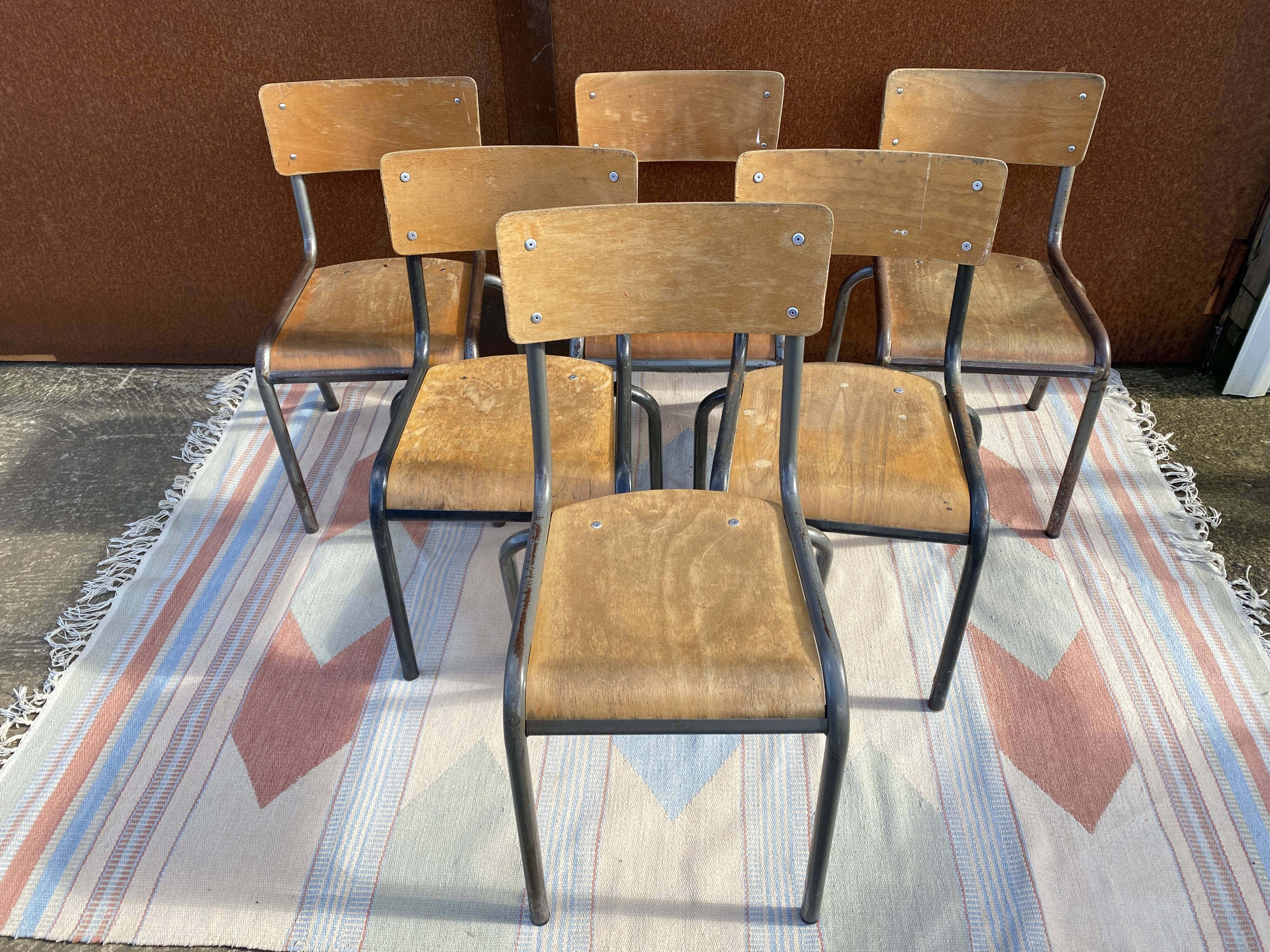 6 chaises école