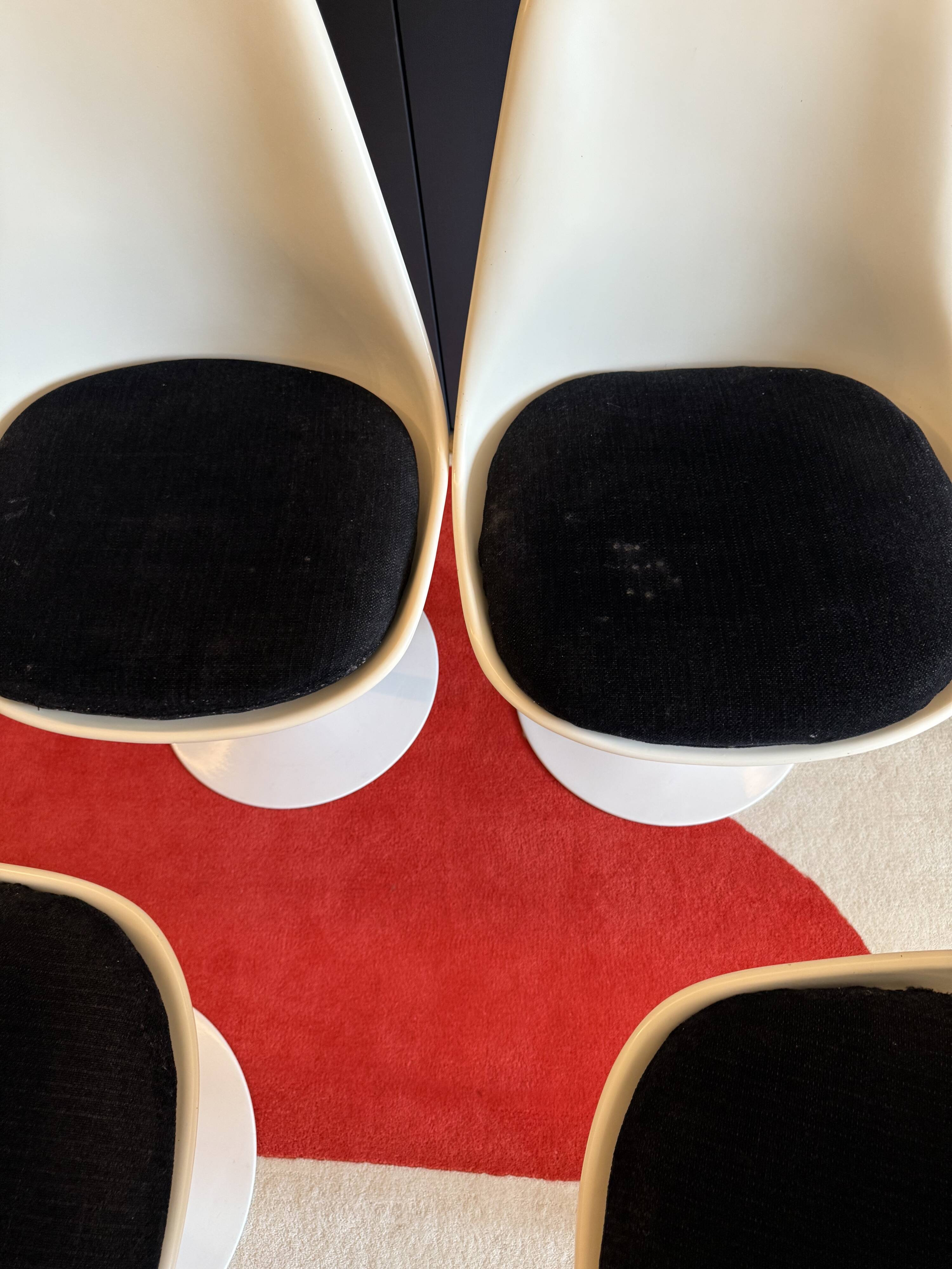 Series of 4 Tulip chairs by Eero Saarinen.  Knoll International