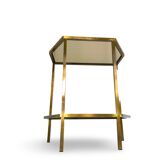 Table d'appoint italienne demi-hexagonale en laiton des années 1970.