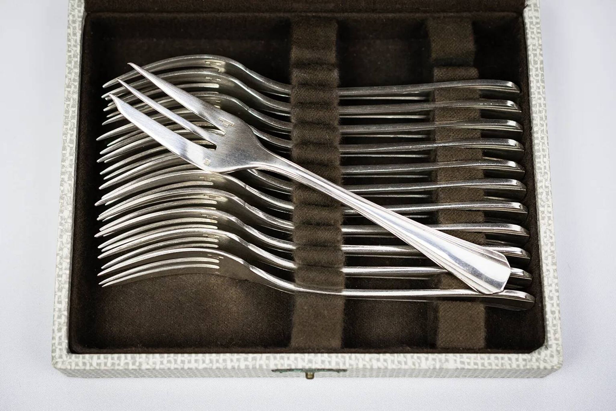 12 dessert forks Christofle Boréal by Luc Lanel, silver-plated metal