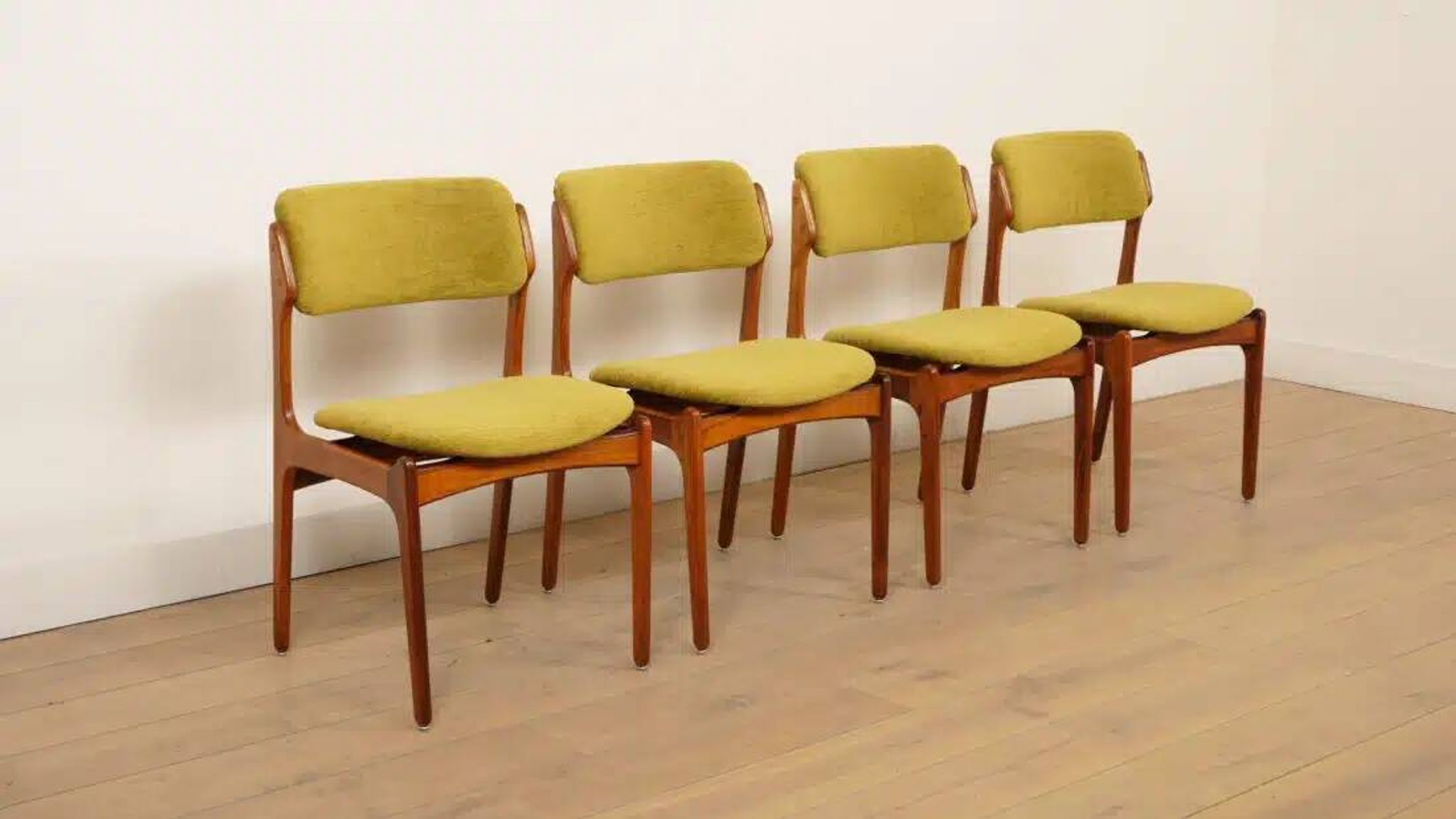 4 x dining chairs | Erik Buch | Model 49 | Rosewood | Reupholstered