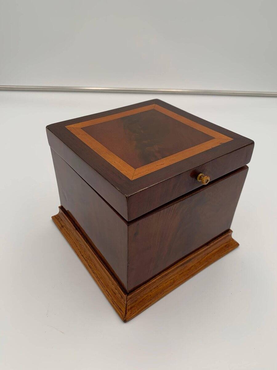 Cubic Biedermeier Box, Mahogany and Maple, Austria, circa 1840