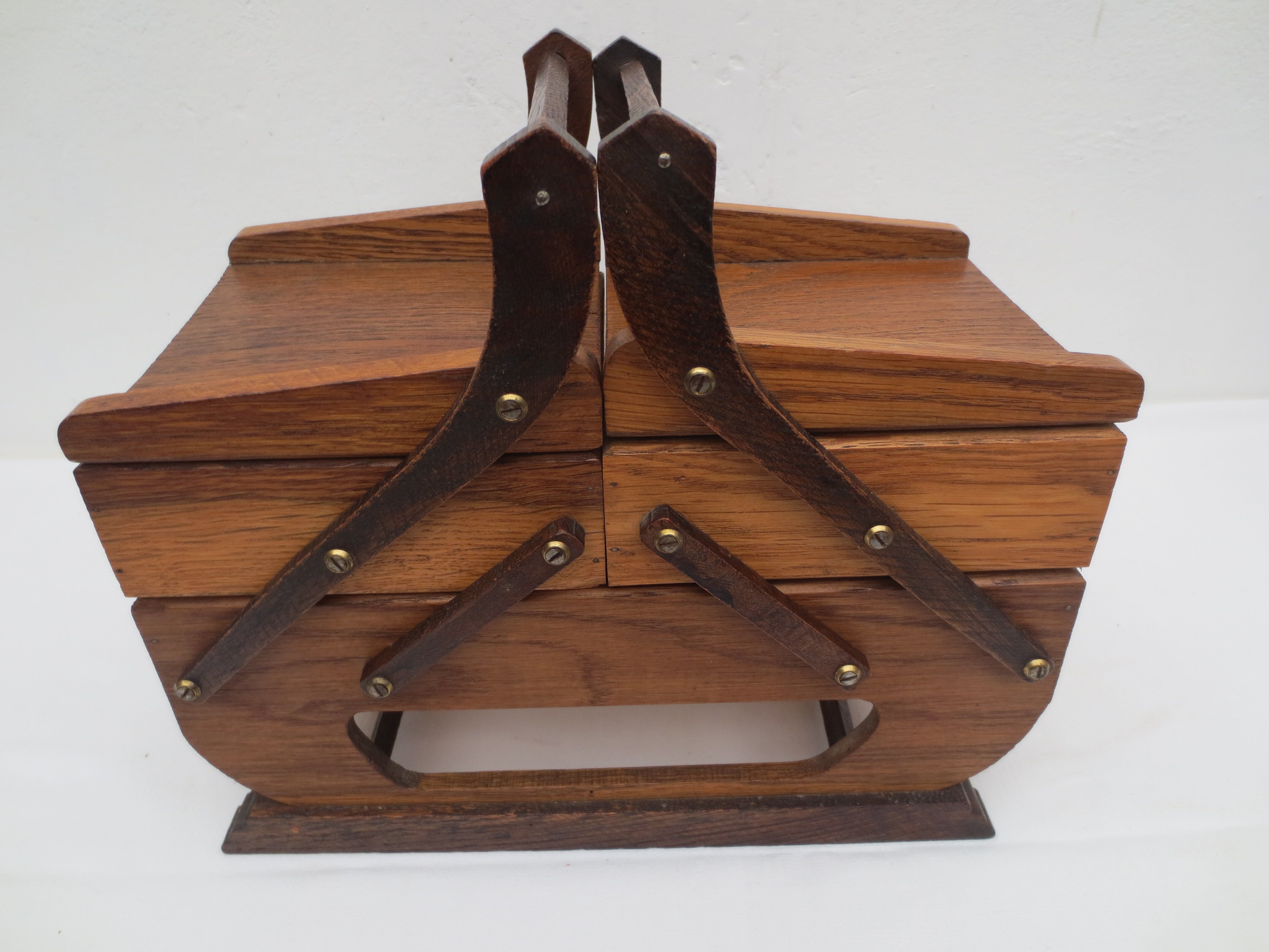 Former articulated worker in walnut-coloured wood