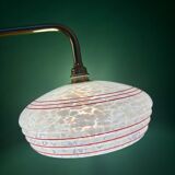 Applique coudée abat-jour vintage en verre de clichy blanc liserés rouges