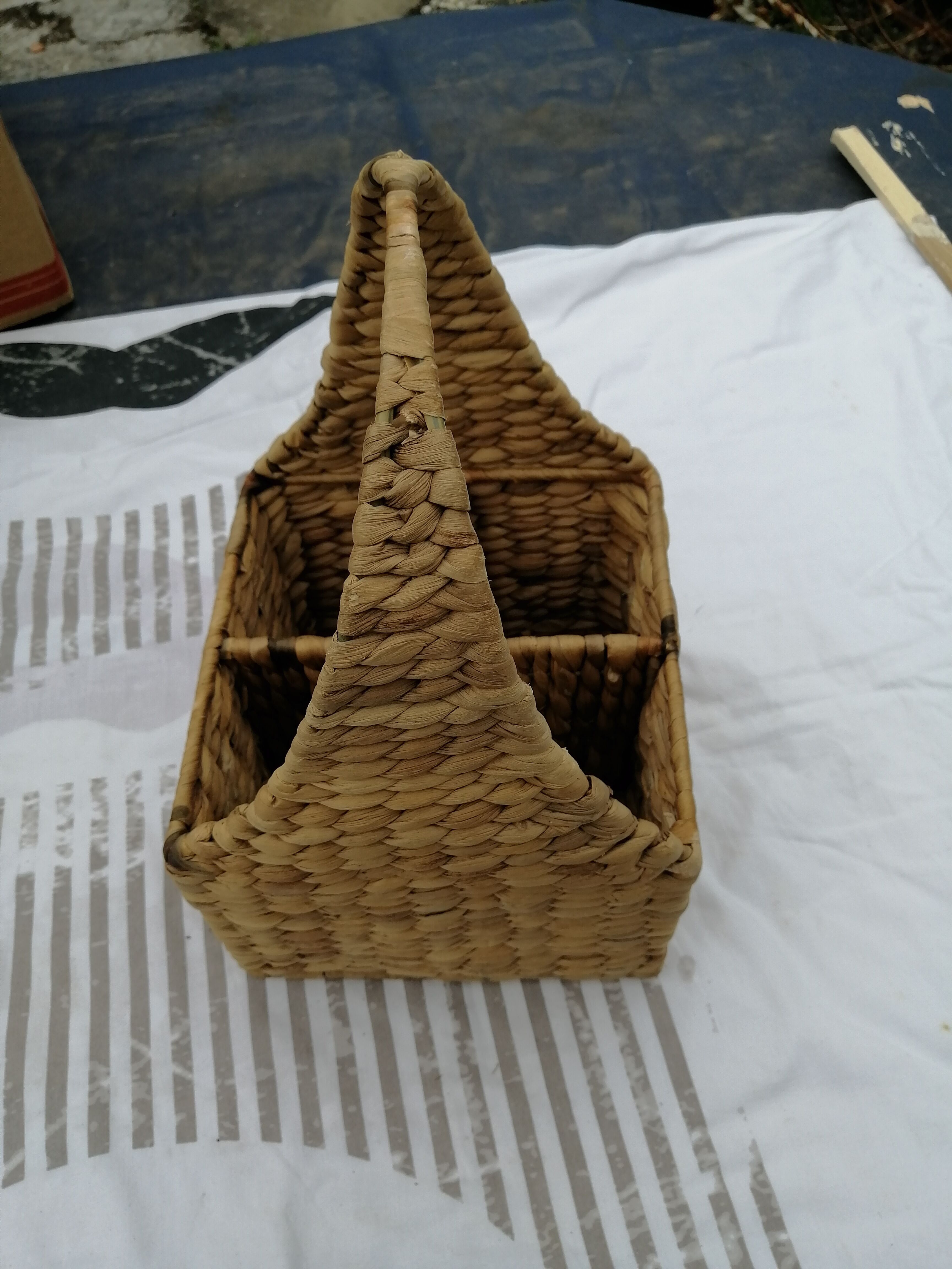 Panier en osier porte bouteille