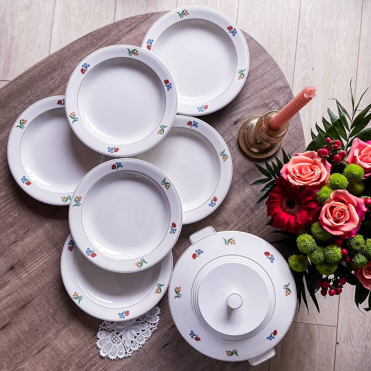 Gien flower service: 6 plates + 1 tureen