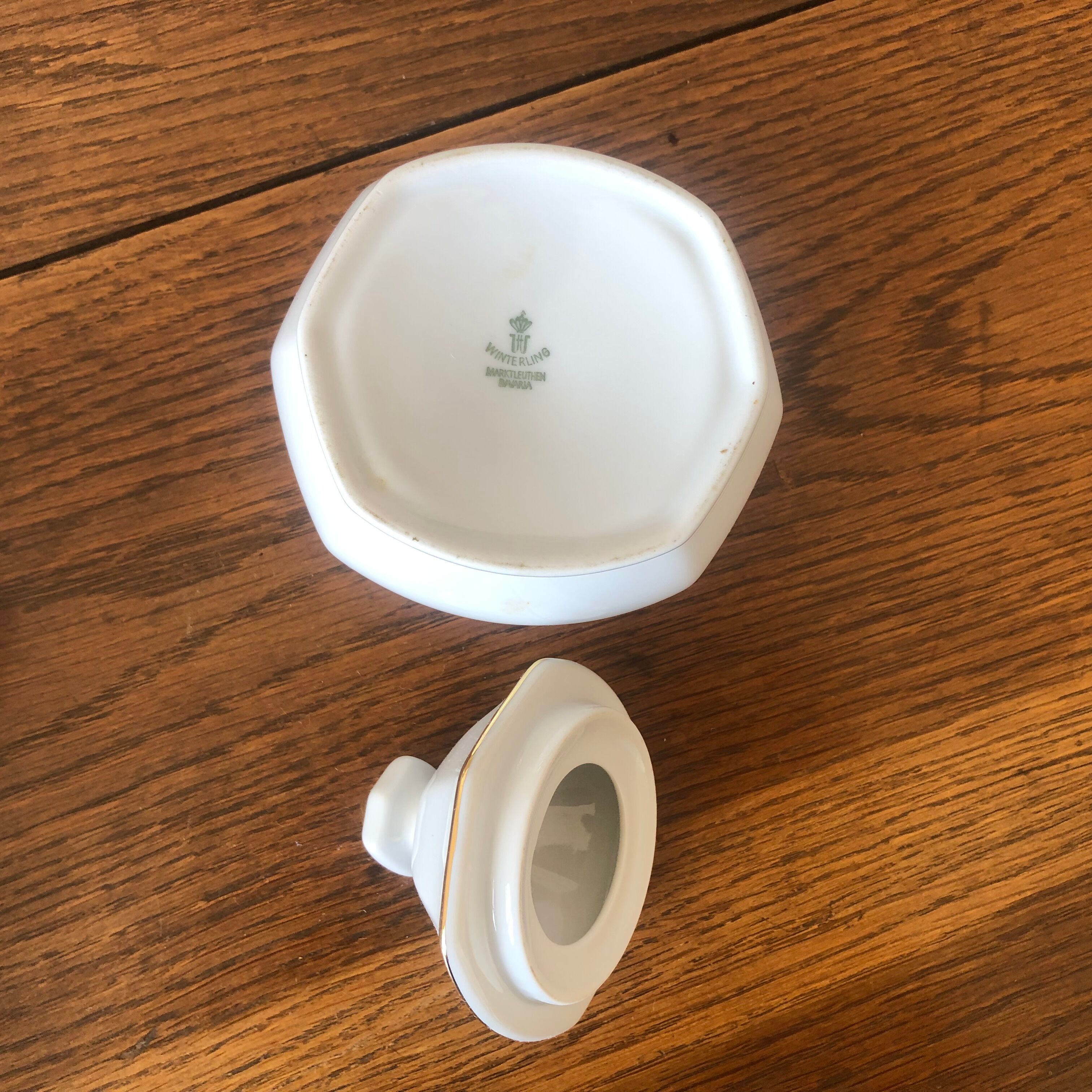 Porcelain coffee/tea service