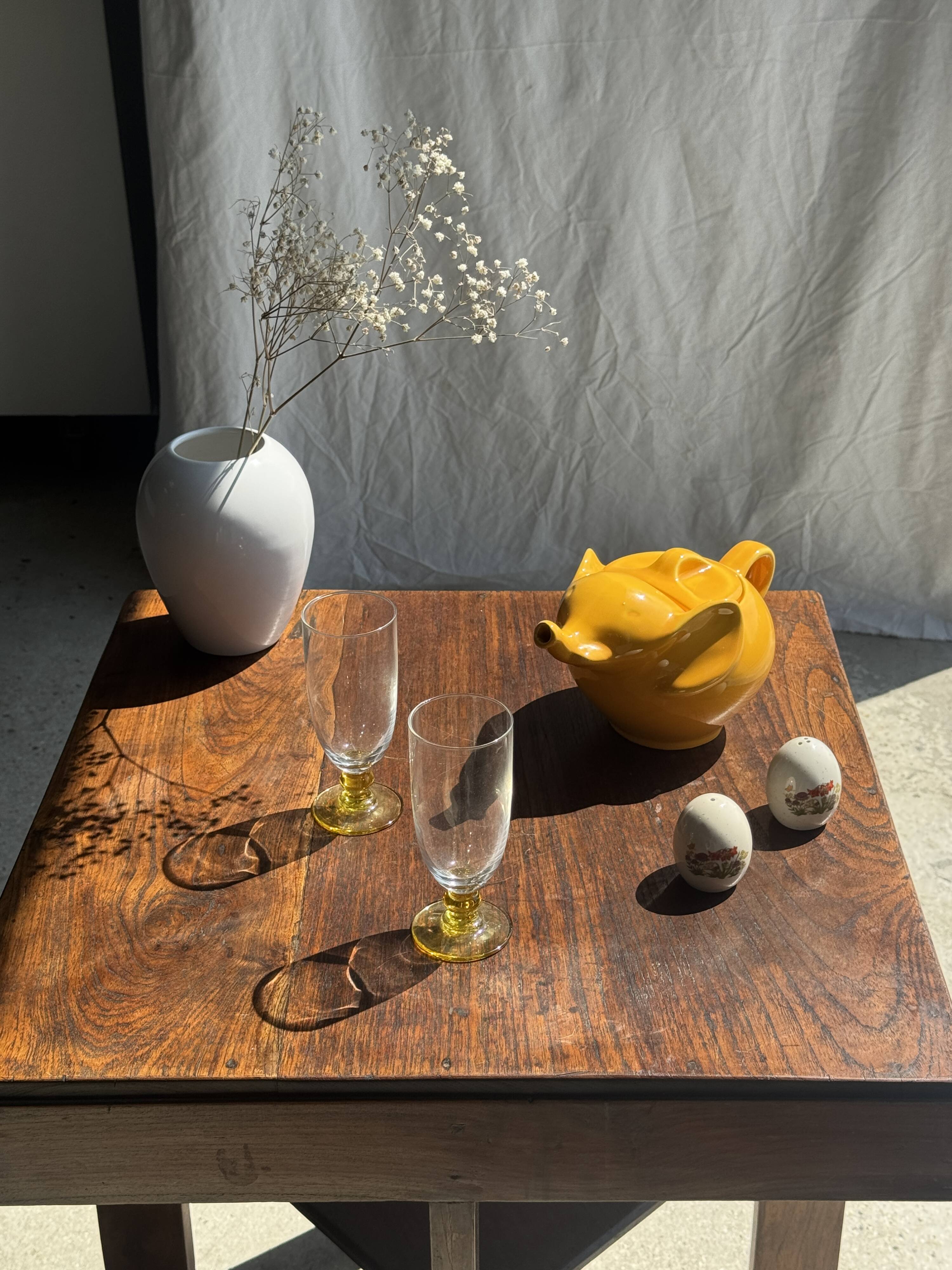 Vintage yellow elephant teapot