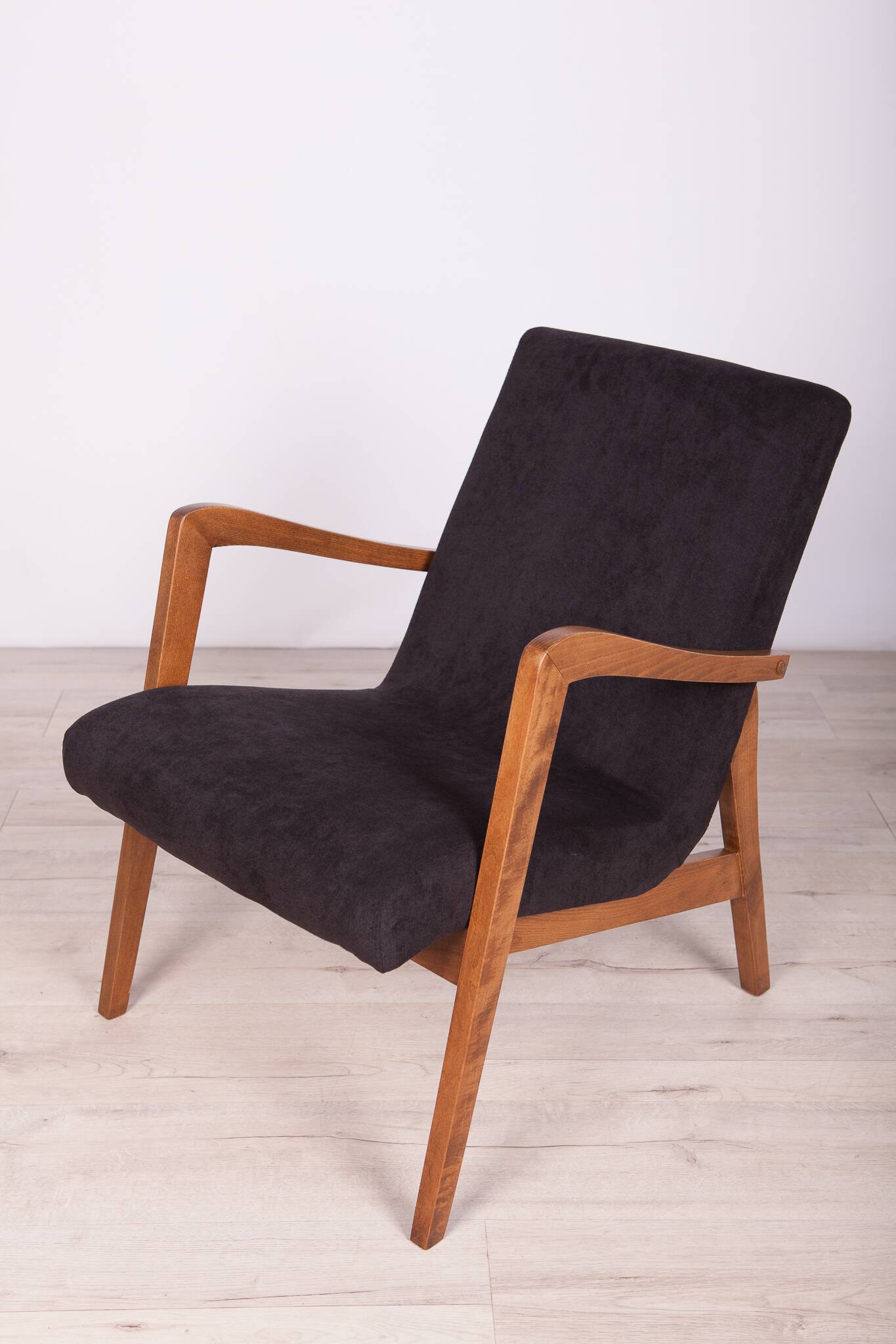 Type 300-138 Beech Armchairs from Bystrzyckie Furniture Factory, 1960s, Set of 2