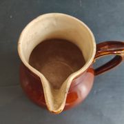 Cruche vintage en majolique française