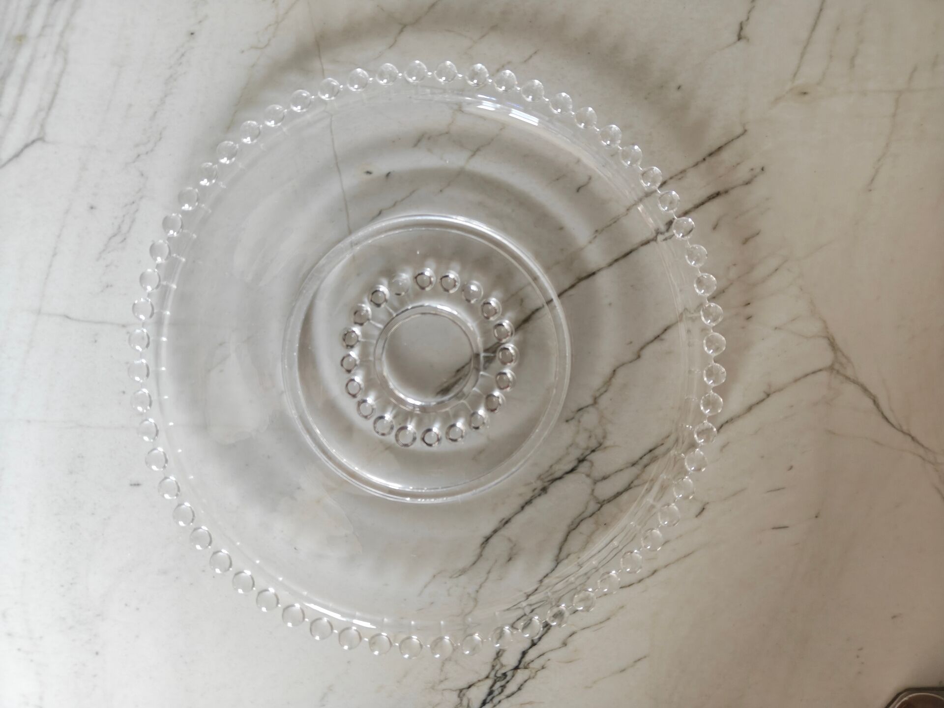 Glass dish