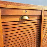 Curtain cabinet