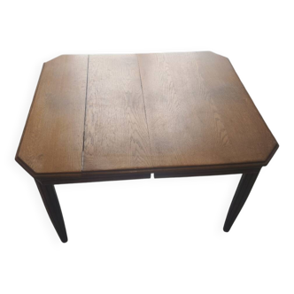Table in unvarnished solid oak