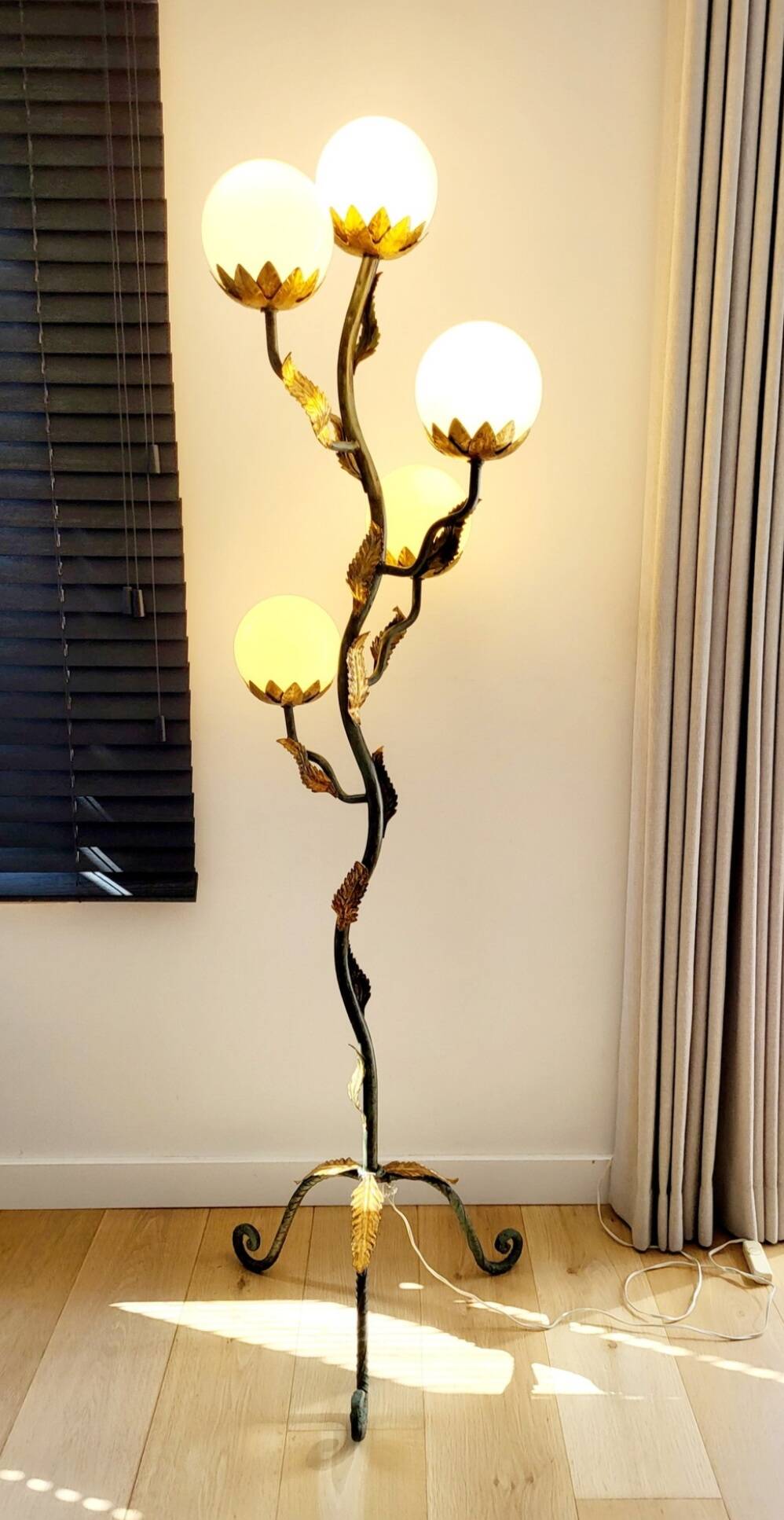 Lampe vintage vergulde smeedijzeren vloerlamp, 1950