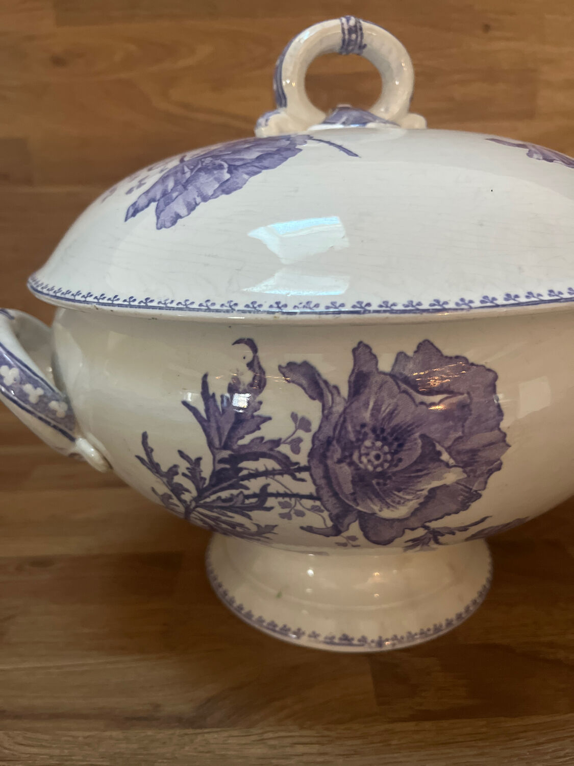 Sarreguemines Feria mauve soup tureen