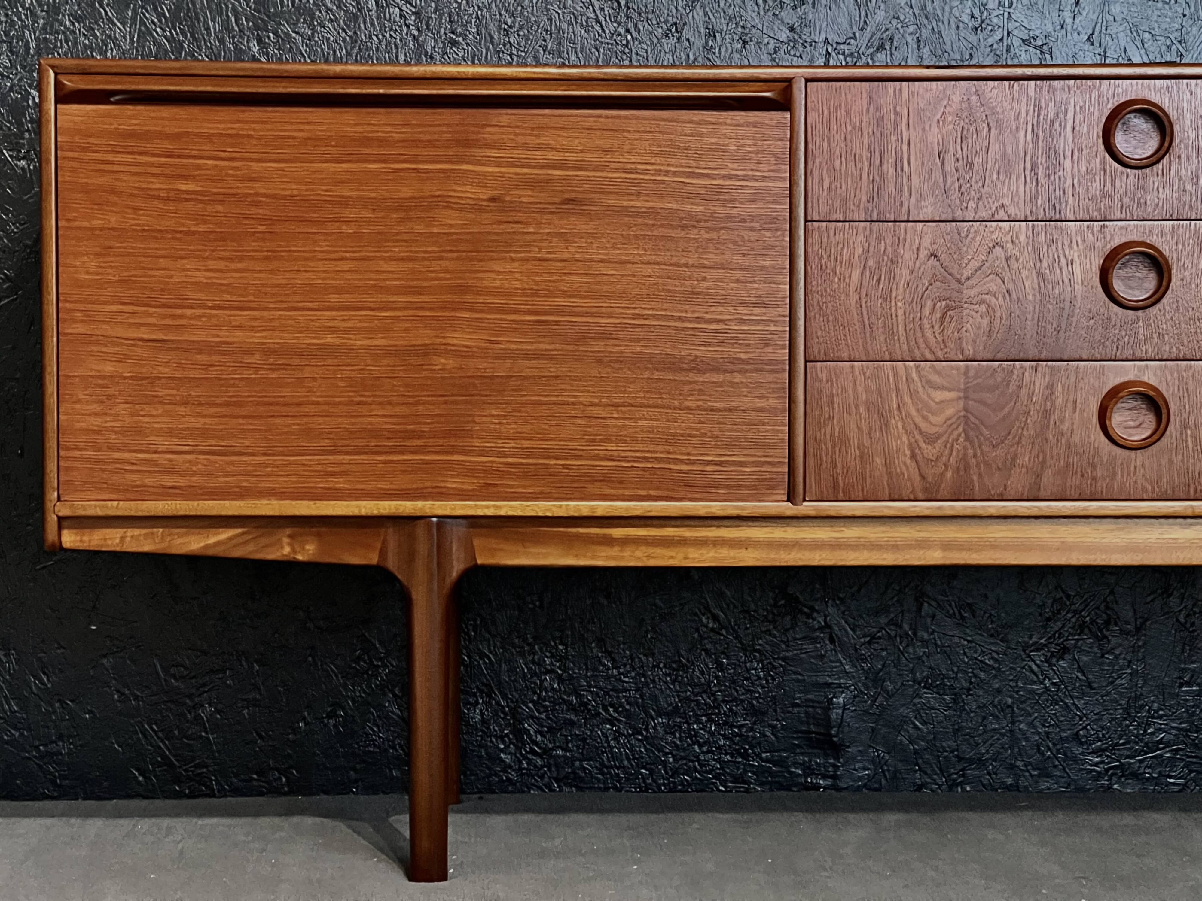 Buffet McIntosh Dunoon en teck