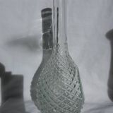 Glass bottle carafe with pineapple diamond tip decoration