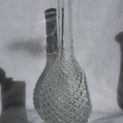 Carafe bouteille en verre décor pointe de diamant ananas