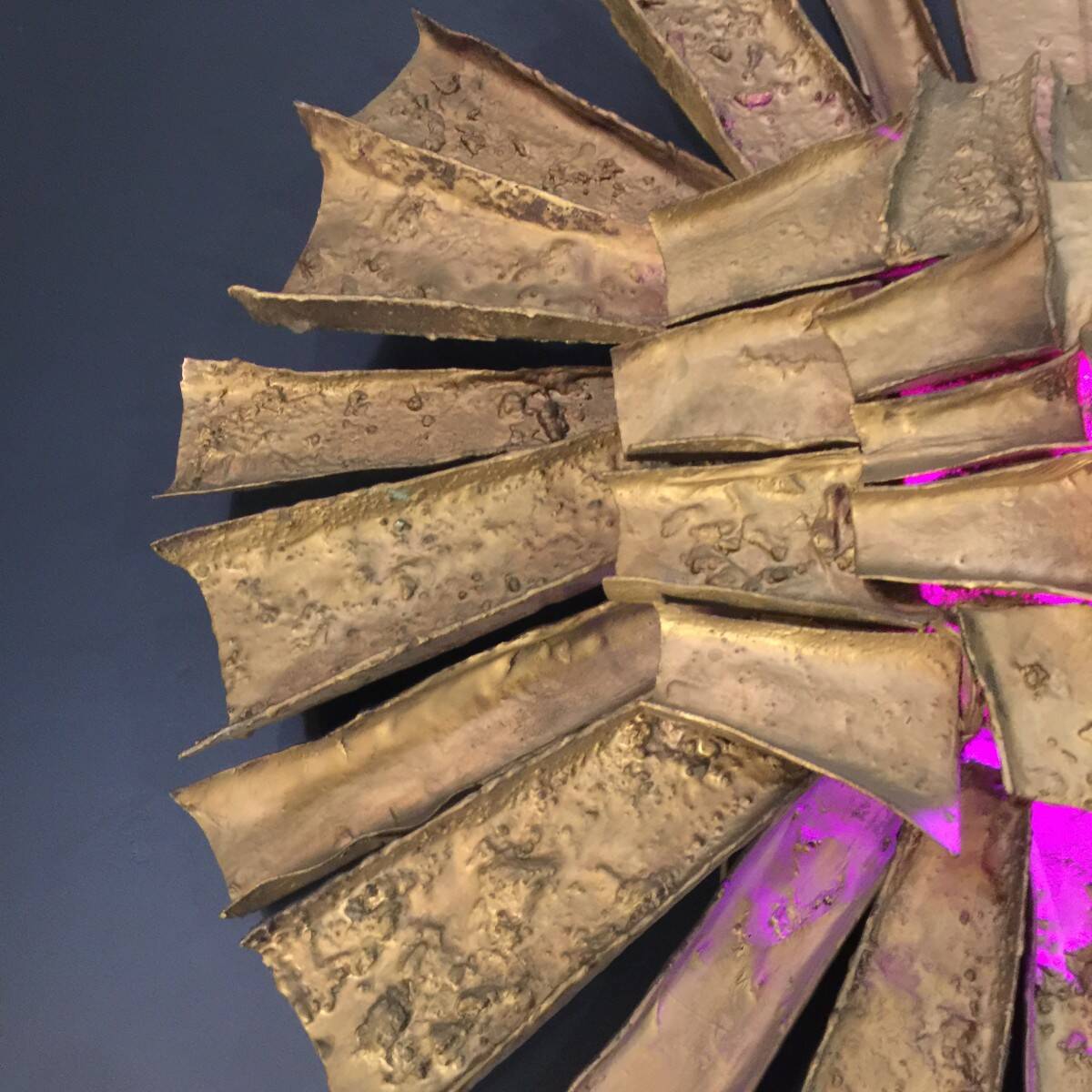 Large Sun wall sculpture, Resin & polyester lamp, Brutalist style