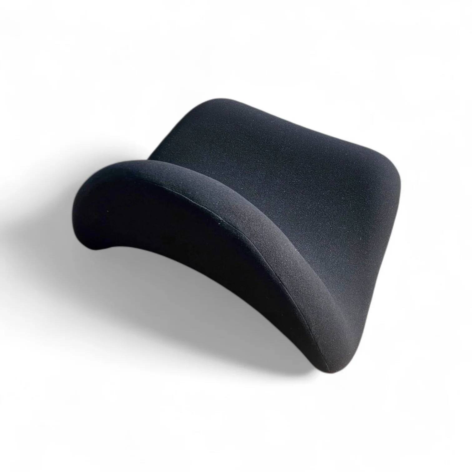 Tongue F577 lounge chair by Pierre Paulin for Artifort / iron frame / 1970s / vintage condition / first edition