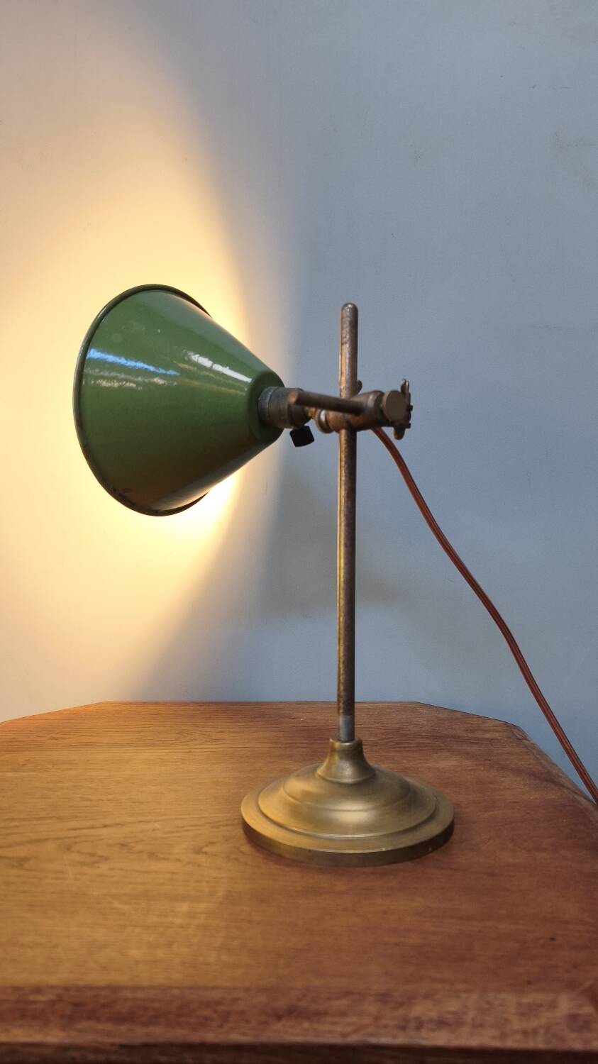 Vintage industrial desk lamp from the 1930s.