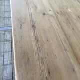 Ancienne table avec  deux grands tiroirs