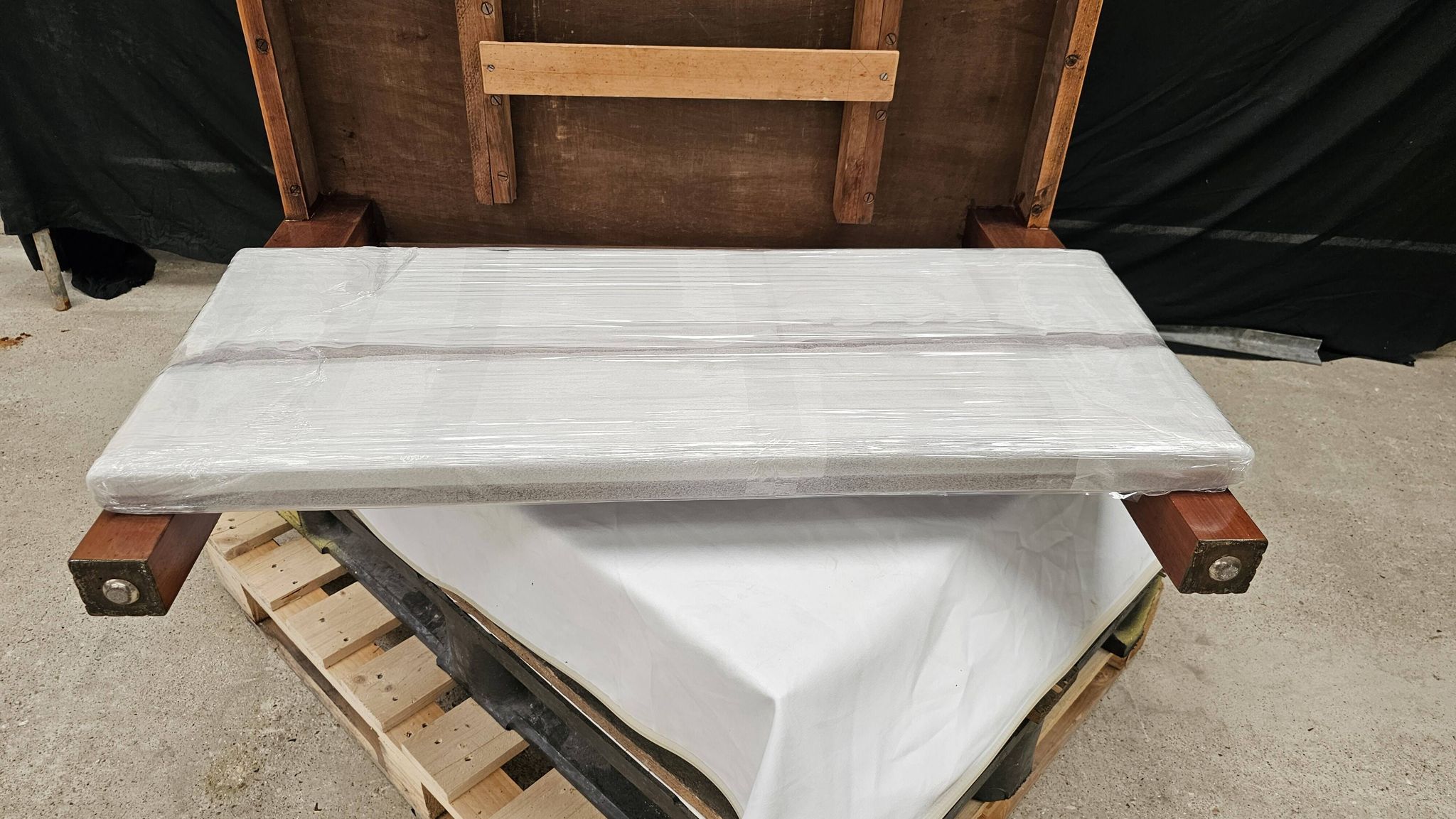 Lot table et ses 6 chaises Art déco de Saddier & fils