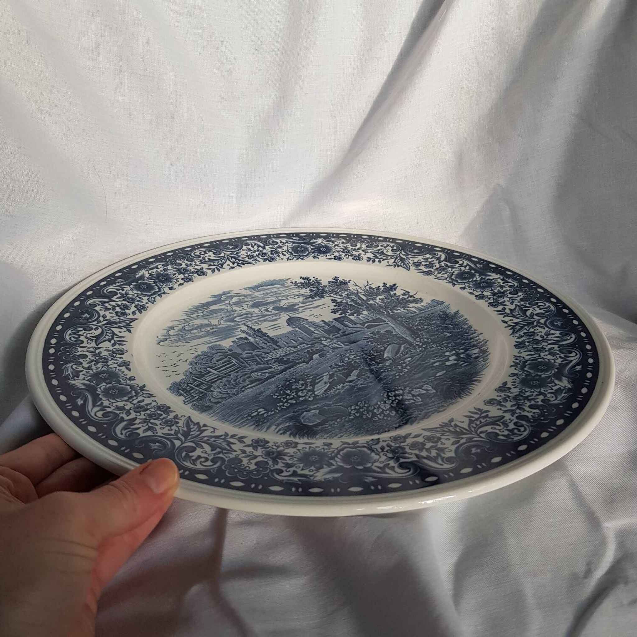 Grand plat de service rond en porcelaine Château Bleu de Villeroy & Boch
