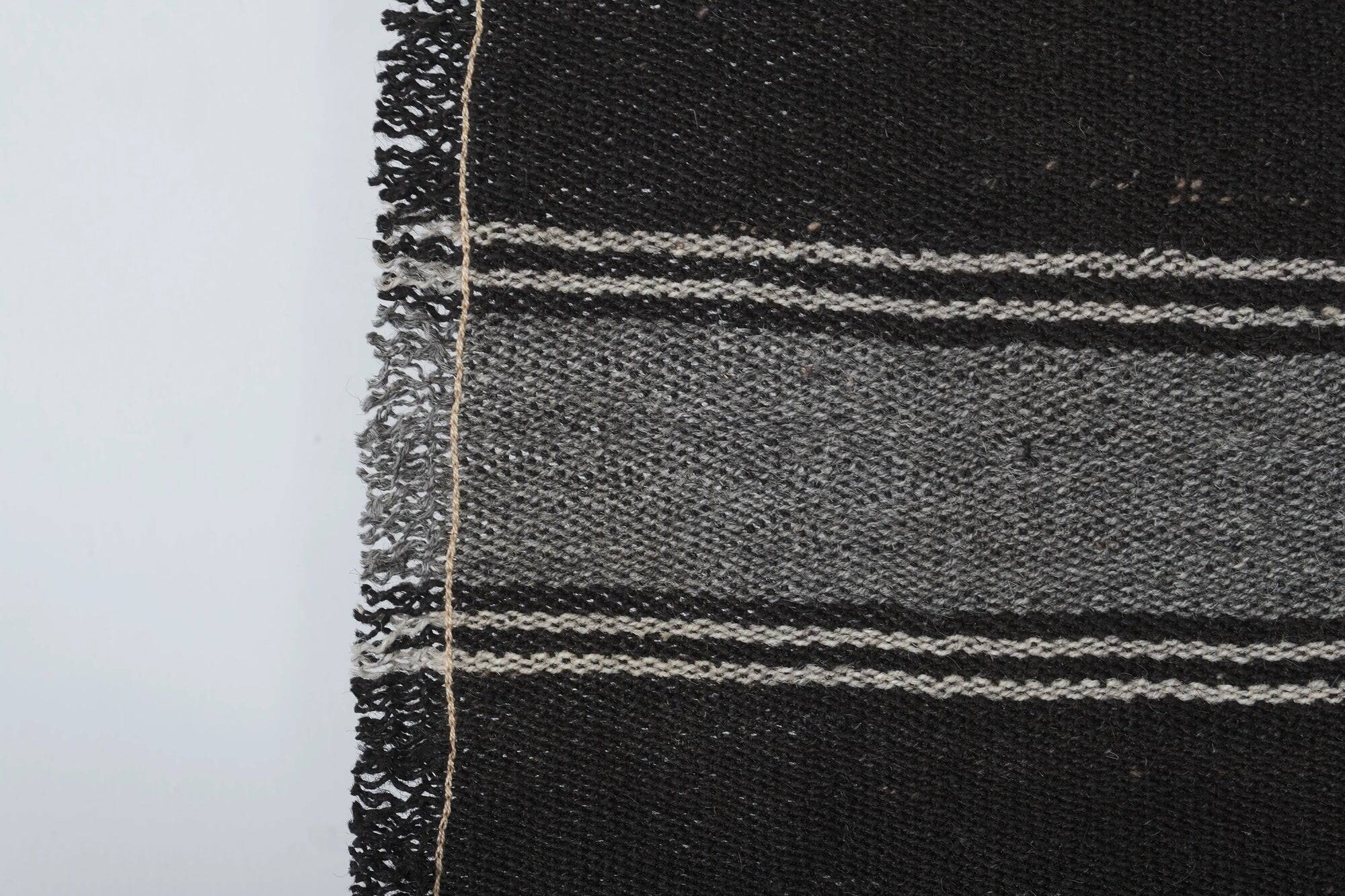 Kilim turc vintage tissé main 203x220 cm