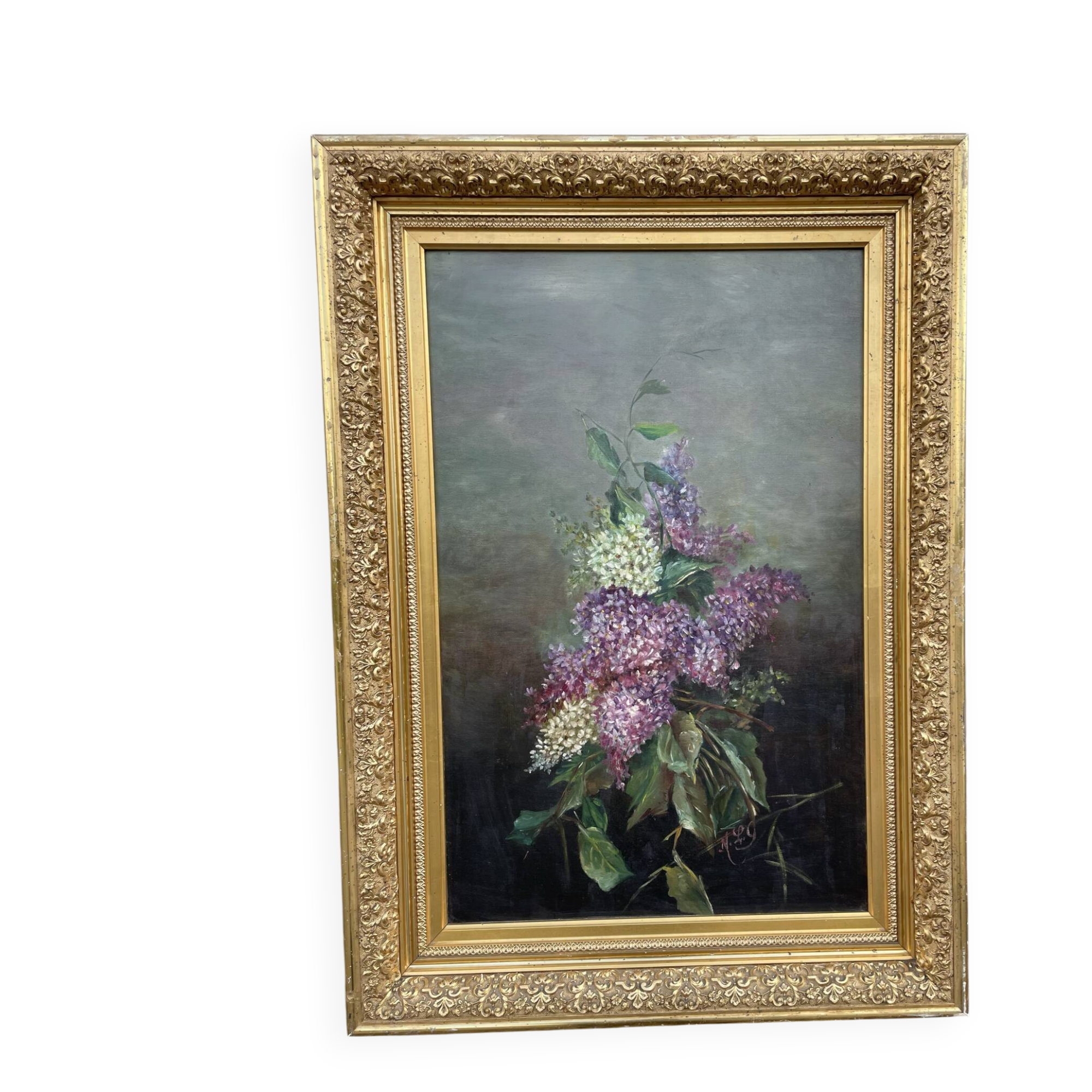 Exceptionally well-painted tableau of a bouquet of glycy.